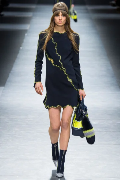 Look 25